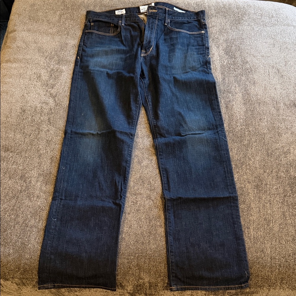 Lucky Brand Men’s 363 Vintage Straight- Dark Indigo Straight Jeans 33W 32 L
